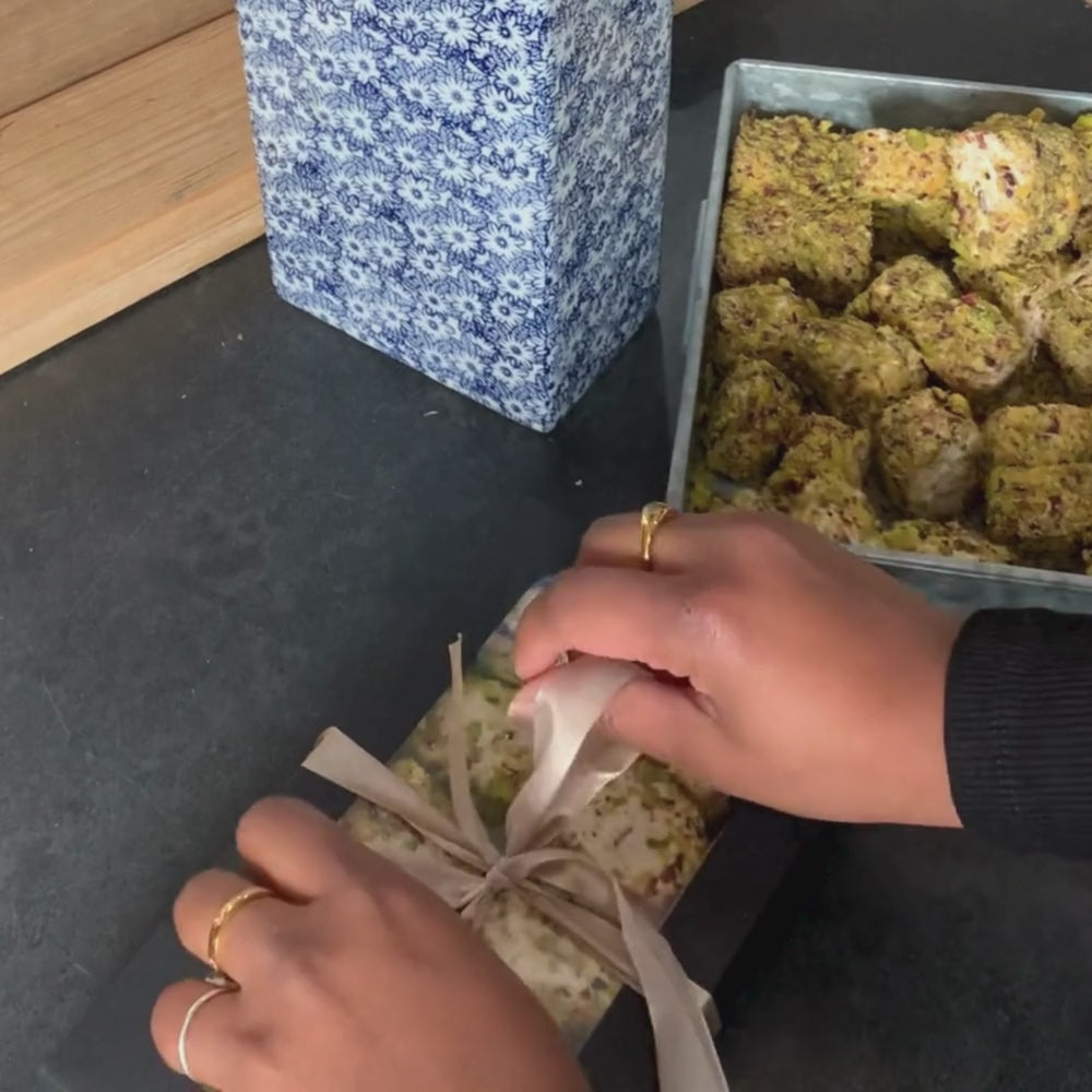 Pistachio Turkish Delight Treat Box (10 pieces)